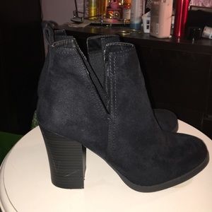 Black suede Booties