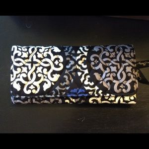 EUC Vera Bradley CANTERBERRY Trifold Wallet