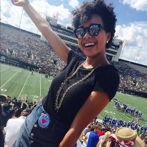 Meet your Posher, Ariana