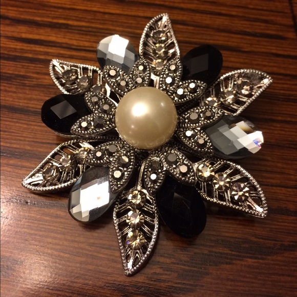 Brooch