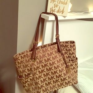 Michael Kors Jet Set Logo tote