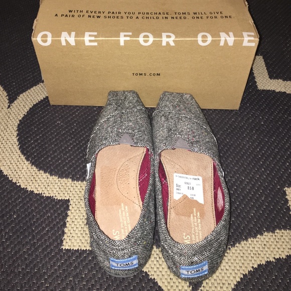 Brand new TOMS