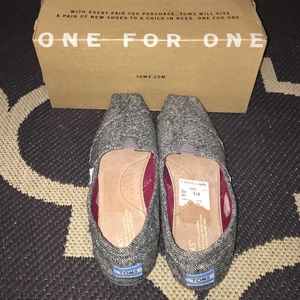 Brand new TOMS