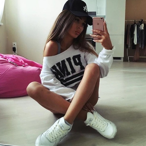 Pink pullover sweatshirt - Picture 2 of 4