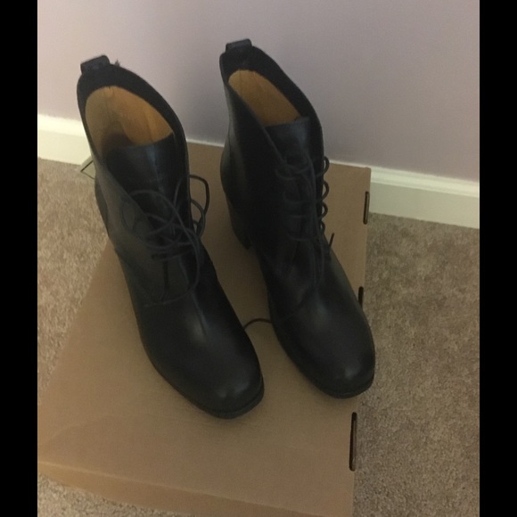 Frye boots ****New