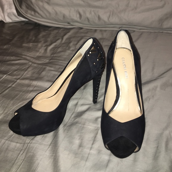 Black heels