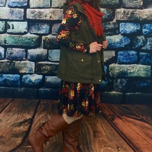 Black Floral Fit and Flare Dress - Picture 3 of 4