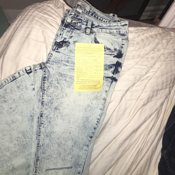 Stonewashed Boot Cut jeans with slits at knees! - Picture 2 of 4