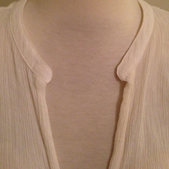 Must-Have White Button Down - Picture 3 of 4