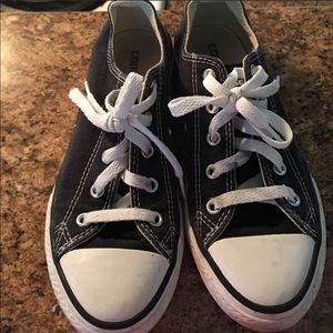 Girls black vans and converse