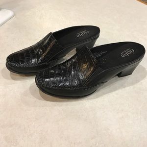 Black Rialto comfort mules