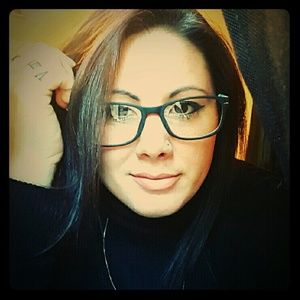 Meet your Posher, Lauren