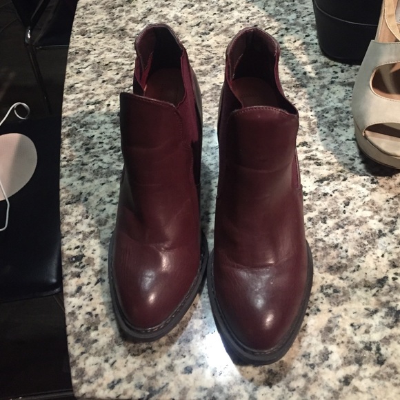 Maroon booties size 8