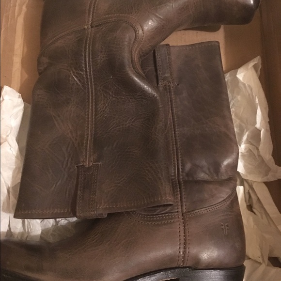 Boots - Picture 3 of 4