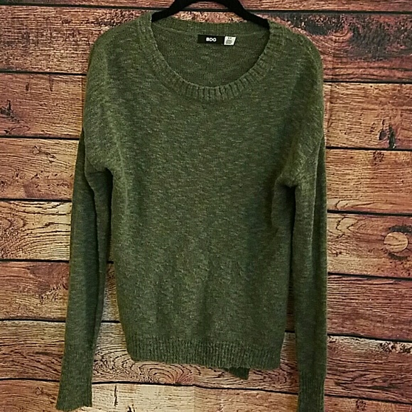 Urban Outfitters Sweaters - Urban outfitters green scoop neck sweater