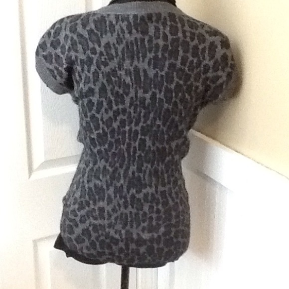 Cach'e Vest - Picture 2 of 4