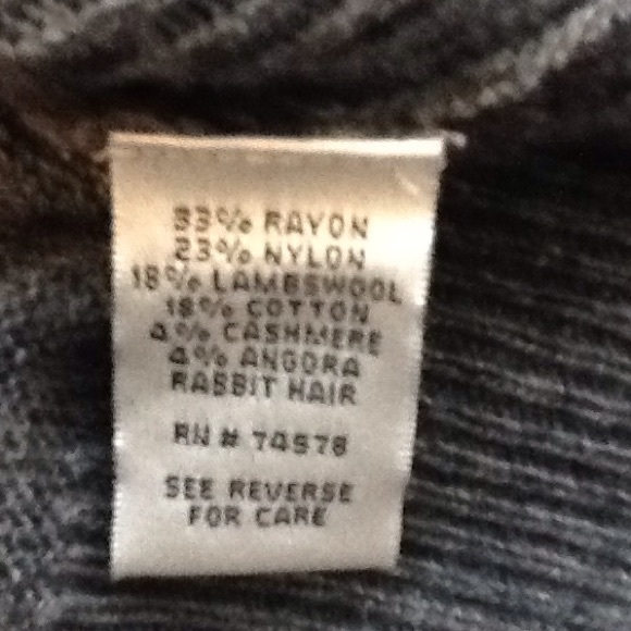 Cach'e Vest - Picture 4 of 4