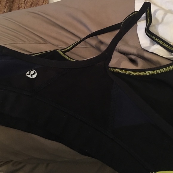 Size 4 lululemon sports bra