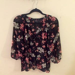 Floral flowy top