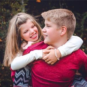 Meet your Posher, Joy