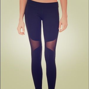 Alo Coast Leggings NWT