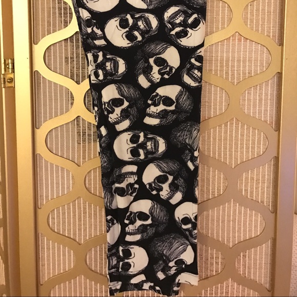 NWT LuLaRoe TC Skull Leggings
