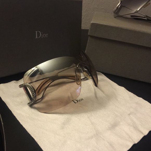 2 Dior sunglasses for women - Picture 2 of 3