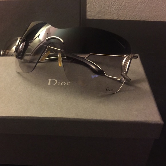 2 Dior sunglasses for women - Picture 3 of 3