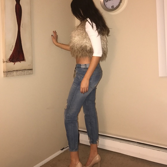 Vest - Picture 2 of 4