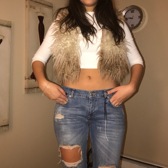 Vest - Picture 3 of 4