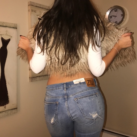 Vest - Picture 4 of 4