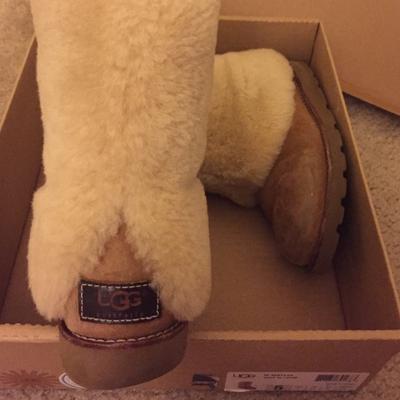 UGG MAYLIN BOOT