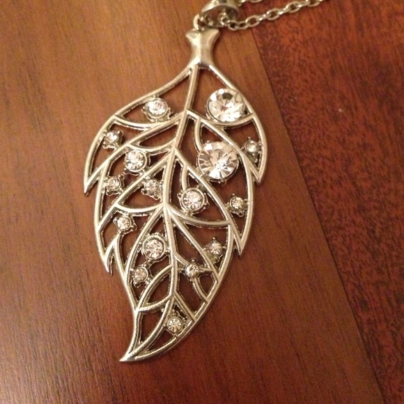 Silver / Crystal Leaf Necklace - Picture 2 of 2