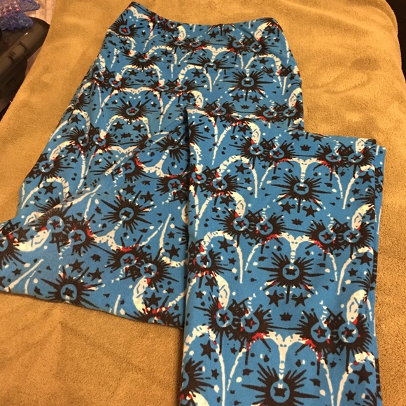 LuLaRoe T & C Americana Leggings, Only tried on!