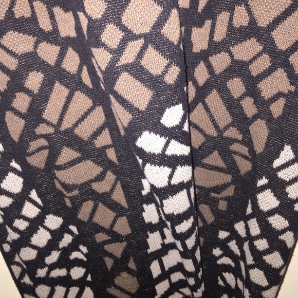 Bcbg patterned leggings size xs