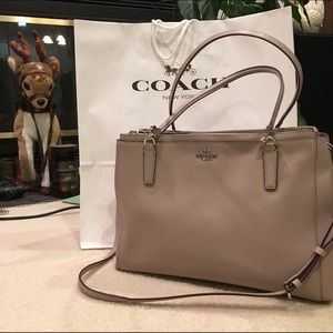 ✨NWOT Coach Christie Carryall Leather Grey Birch