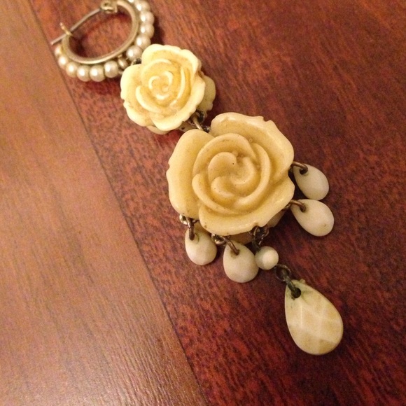 Betsey Johnson Rose Earrings - Picture 2 of 3