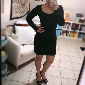 Long-sleeved black dinner dress