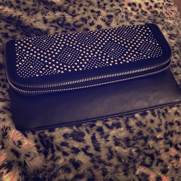 Aldo clutch