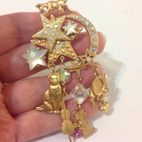Kirks Folly Jewelry - Kirks Folly Hey Diddle Diddle Brooch