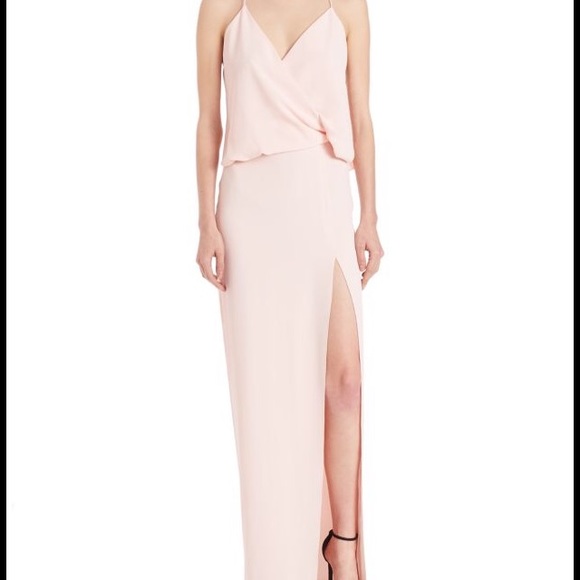 Elizabeth and James Dresses & Skirts - I LOVE 😍 THIS DRESS! Elizabeth and James