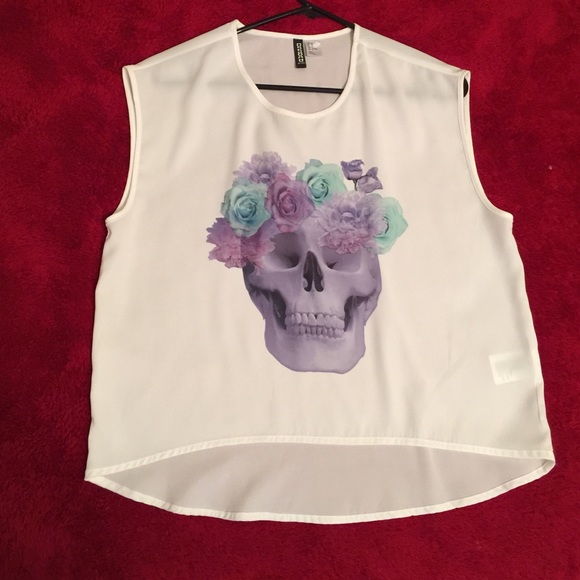 H&M Divided Skull with Flower Crown Blouse