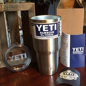 Authentic Yeti 30 oz Rambler Tumbler with lid