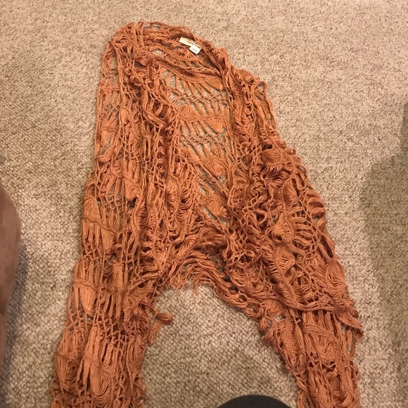 Orange/tan sleeveless knit cardigan