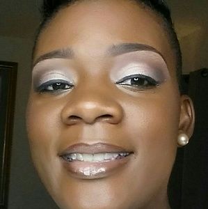 Meet your Posher, Latasha