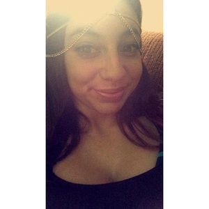 Meet your Posher, Liz