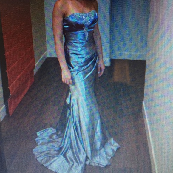 Ball gown - Picture 2 of 12