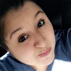 Meet your Posher, Elisa