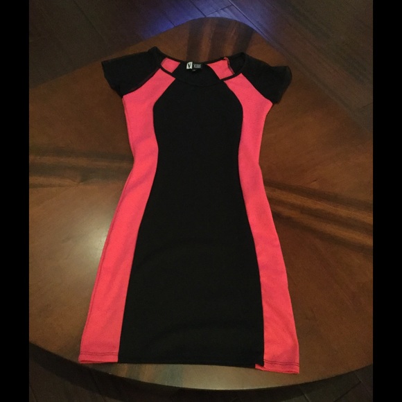 FREE Vibe Sportswear Dress - Picture 2 of 4