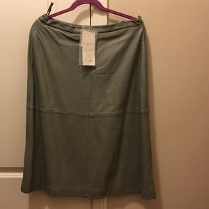 A line fully lined lamb skin leather skirt